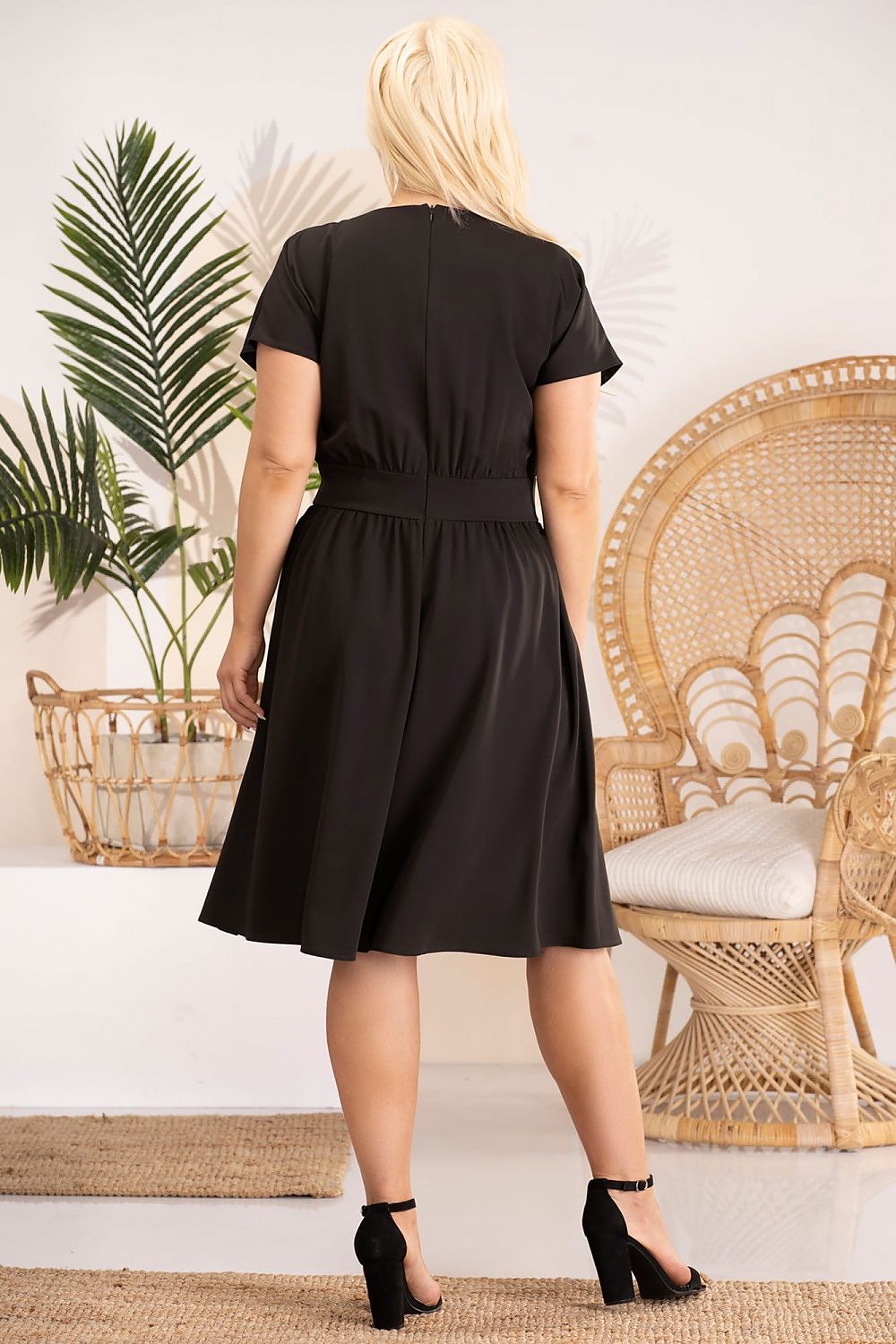 Plus size dress model 183384
