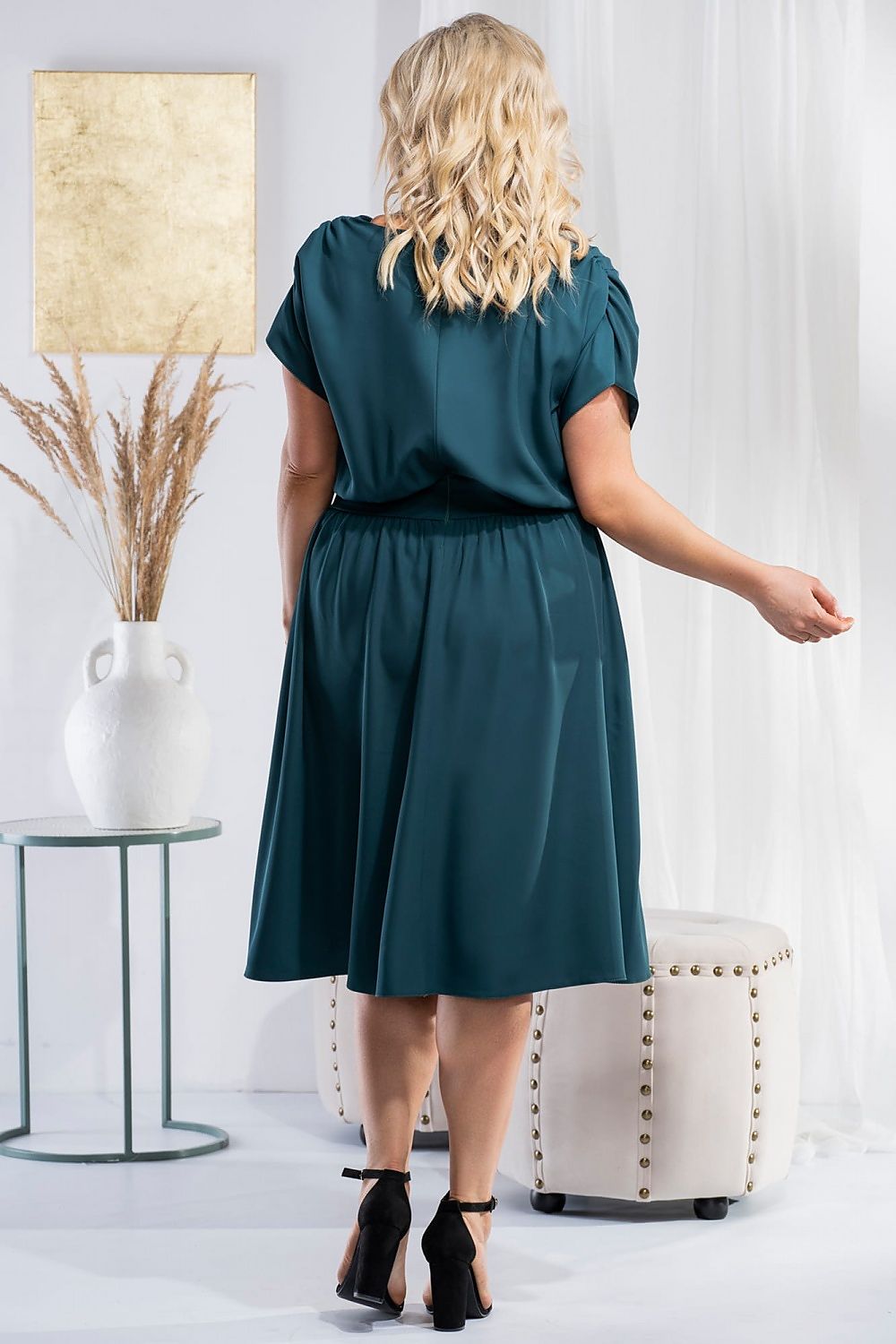 Plus size dress model 183387