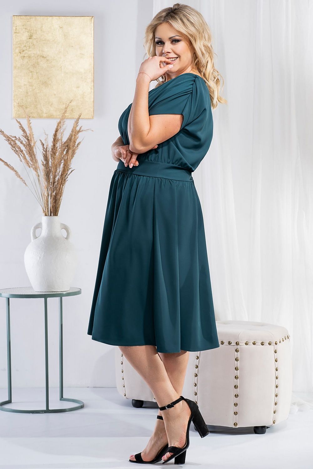 Plus size dress model 183387
