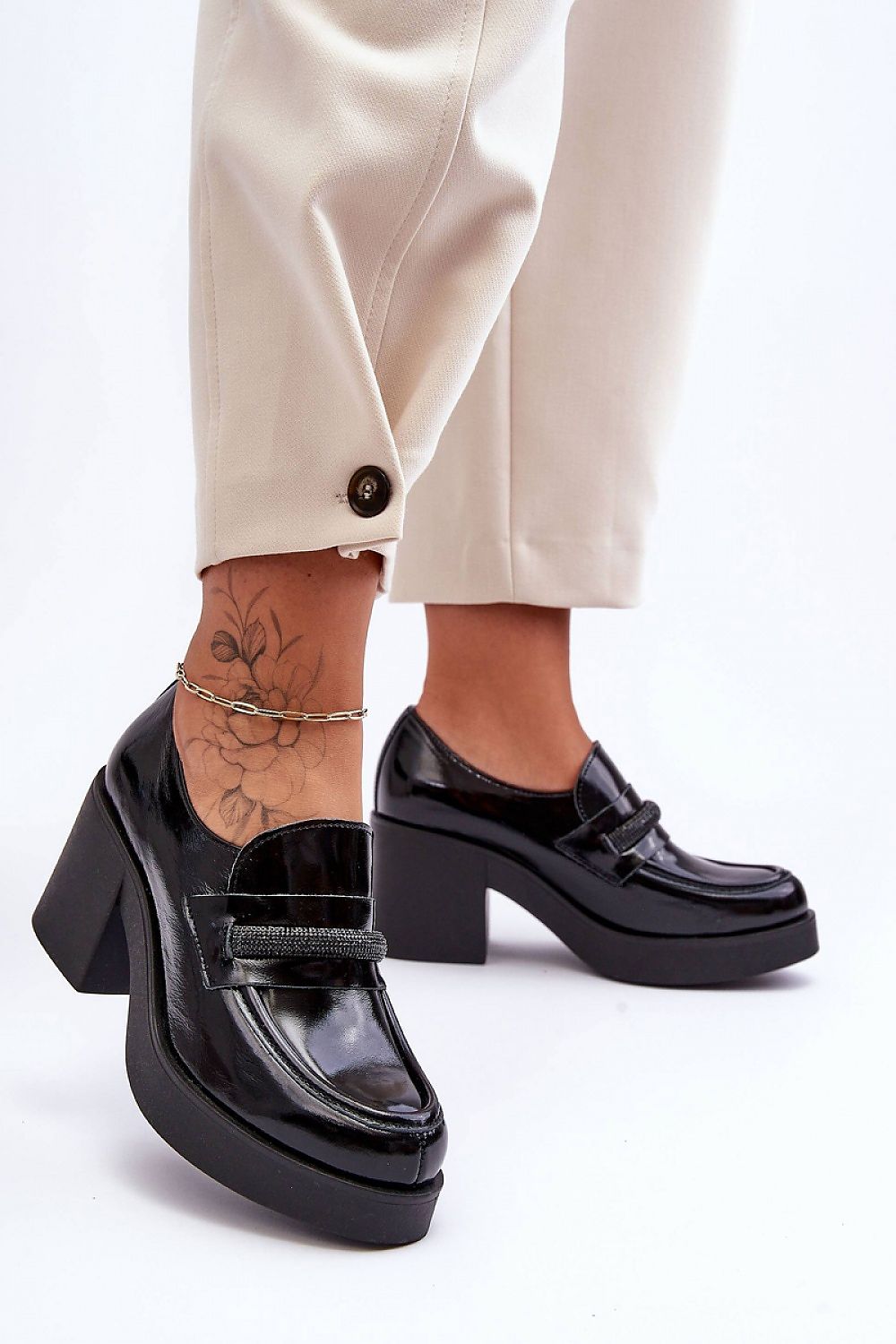 Heeled low shoes model 183962