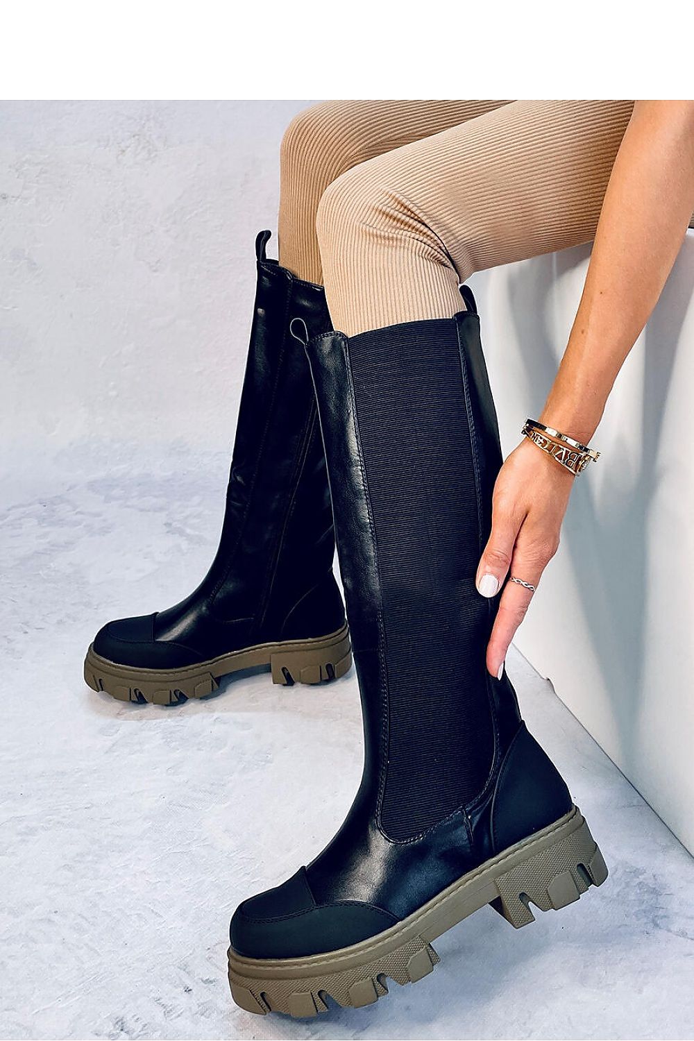 Officer boots model 184529 Inello