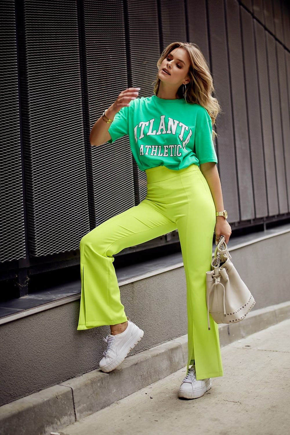 Women trousers model 185020