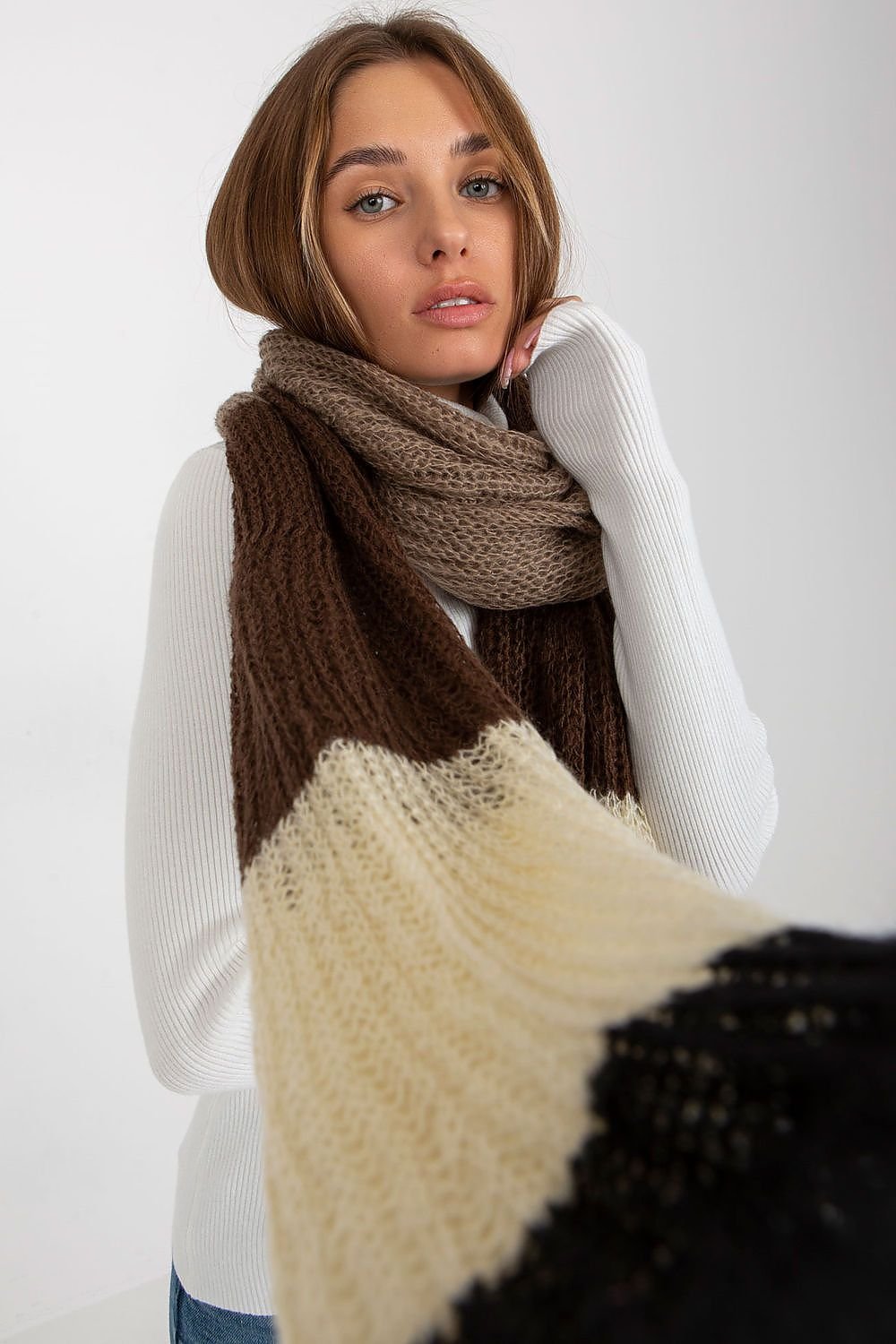 Shawl model 185902