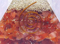 Pirâmide de Orgonite com Cornalina - Grande