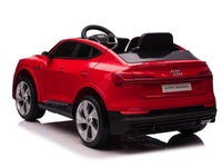 Audi e-tron ,12 volt elektrische kinderauto met rubberen banden, leder zitje en meer!