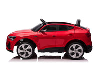 Audi e-tron ,12 volt elektrische kinderauto met rubberen banden, leder zitje en meer!