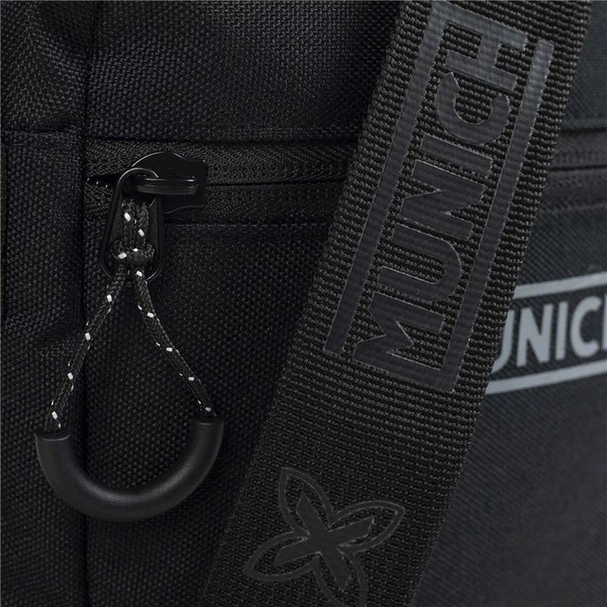 V5H29DF0F05AB8F10E64F3A28104F0137E3R5447373P4