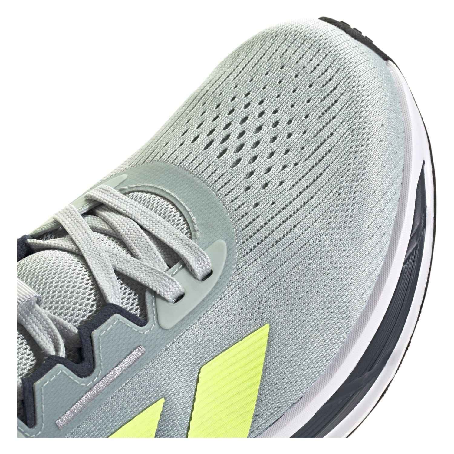 Adidas Questar 3 M