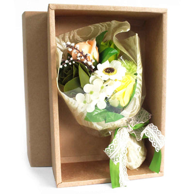 Caixa com bouquet de flores em sabonete - Verde