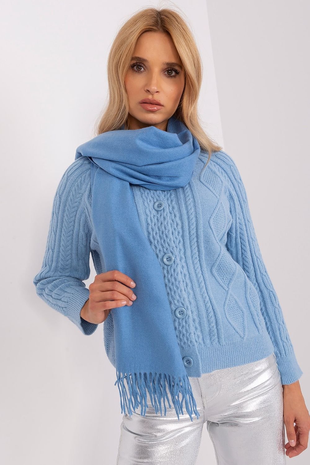 Shawl model 187615
