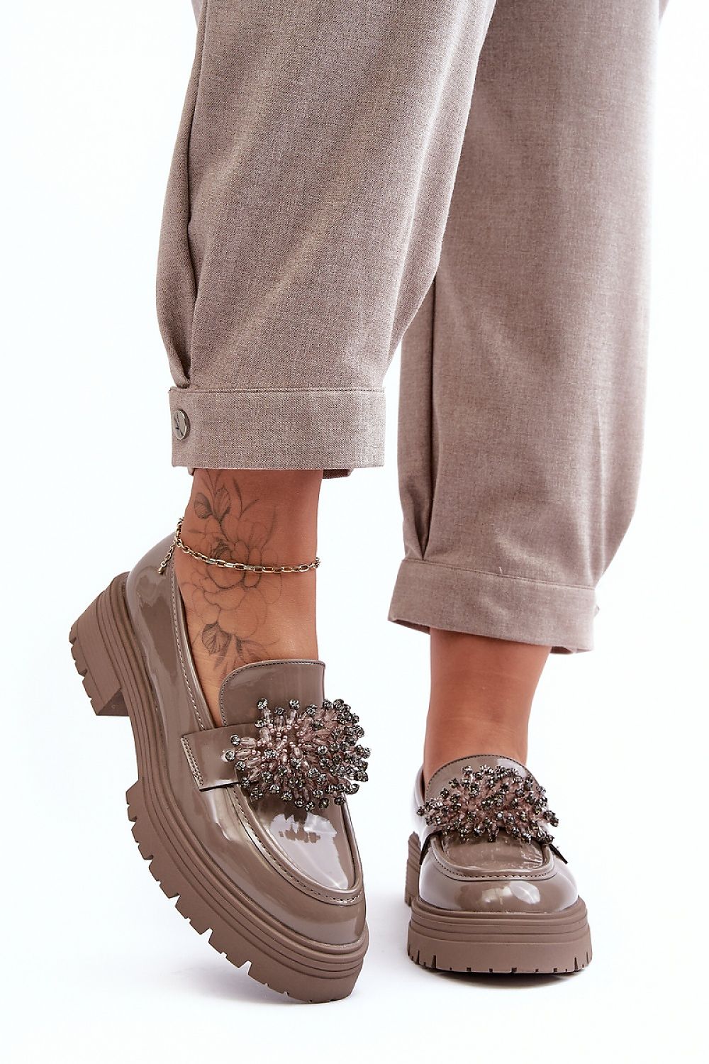 Heeled low shoes model 188505