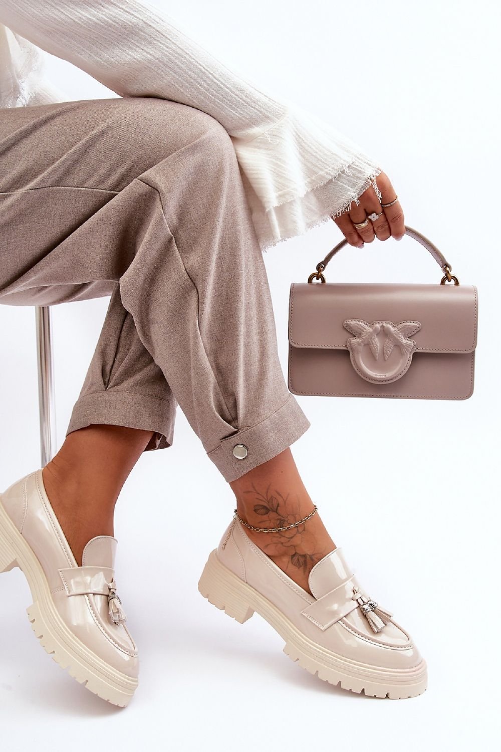 Heeled low shoes model 188520