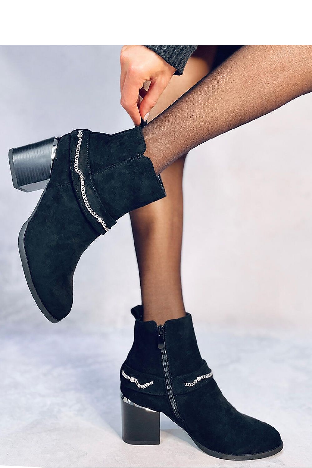 Heel boots model 188605