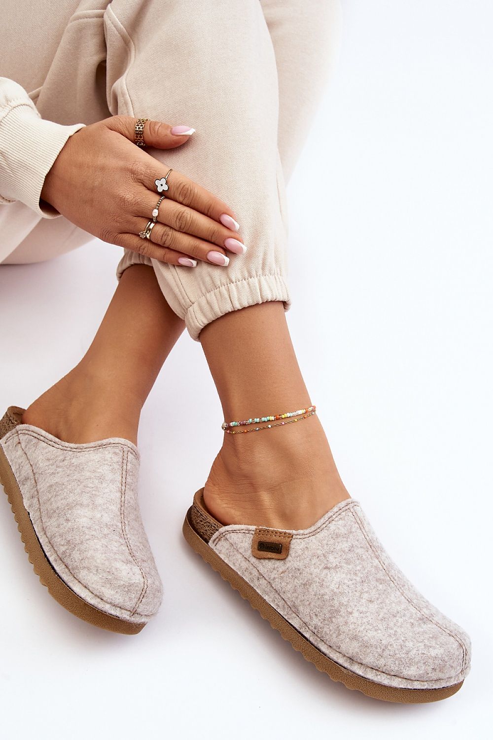 Slippers model 188666