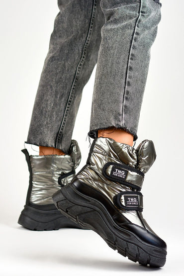 Snow boots model 190038