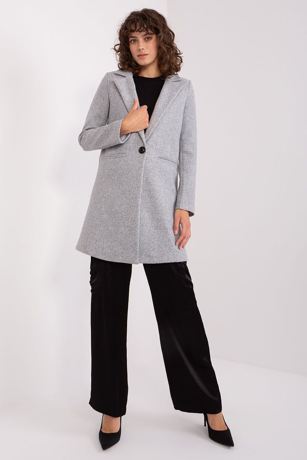 Coat model 190143