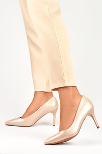 High heels model 190649