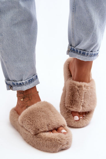 Slippers model 190672