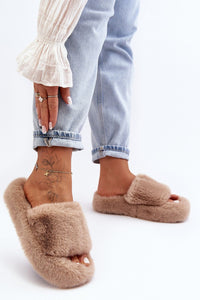 Slippers model 190672