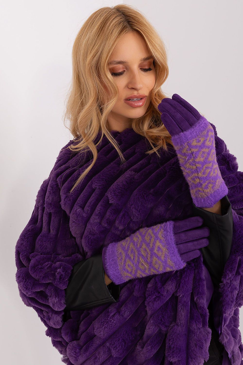 Gloves model 190817