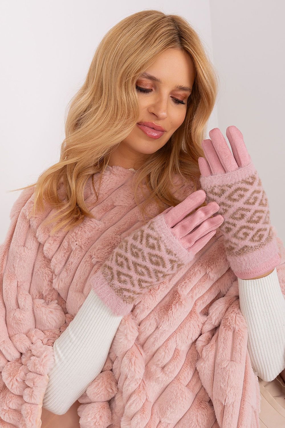 Gloves model 190818