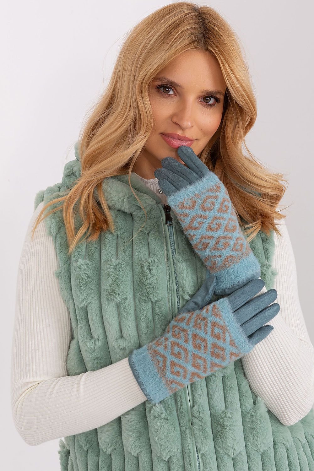 Gloves model 190821