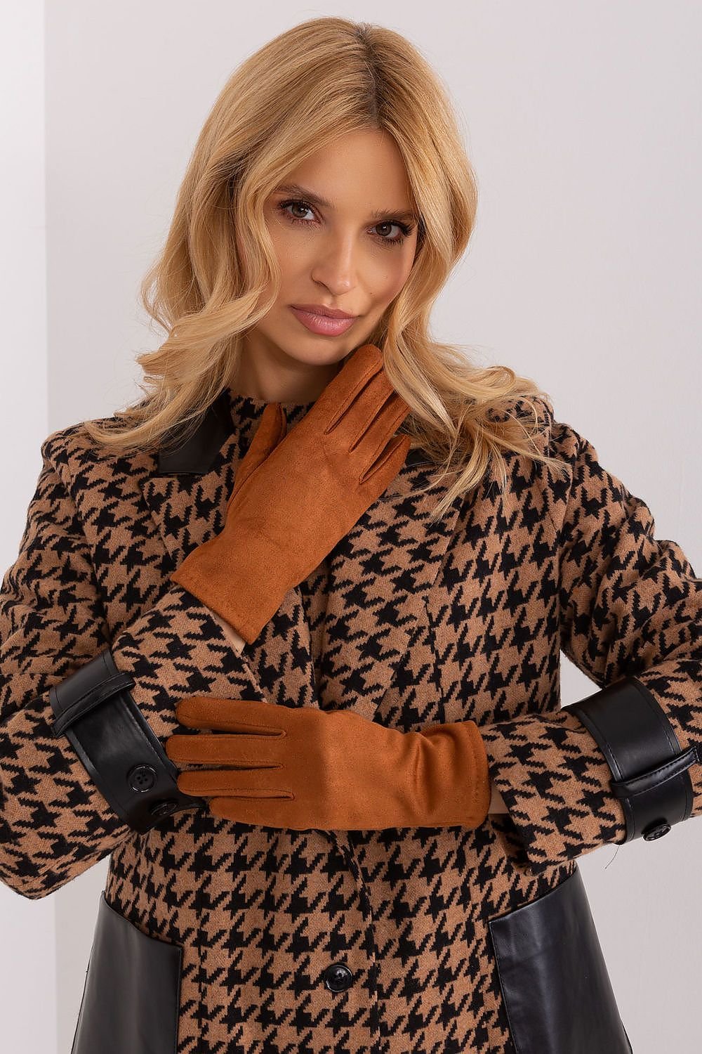 Gloves model 190825
