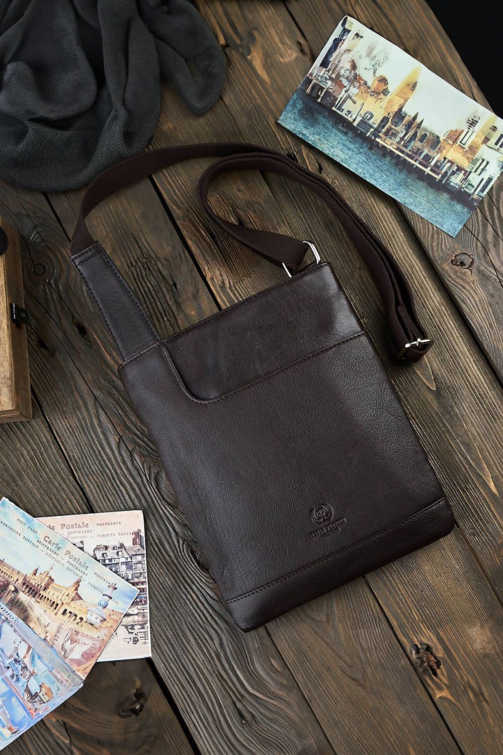 Natural leather bag model 191539