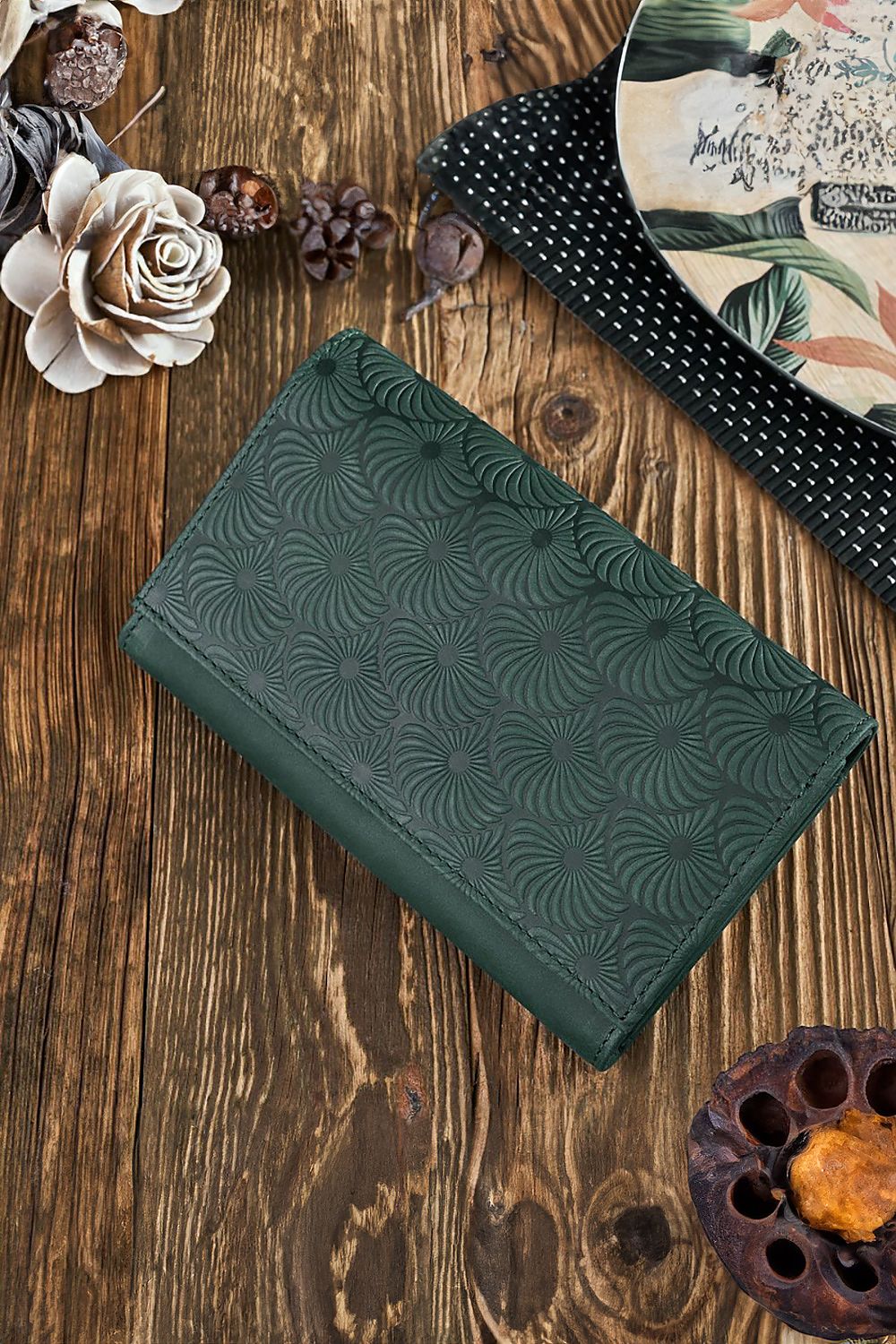 Women`s wallet model 191543