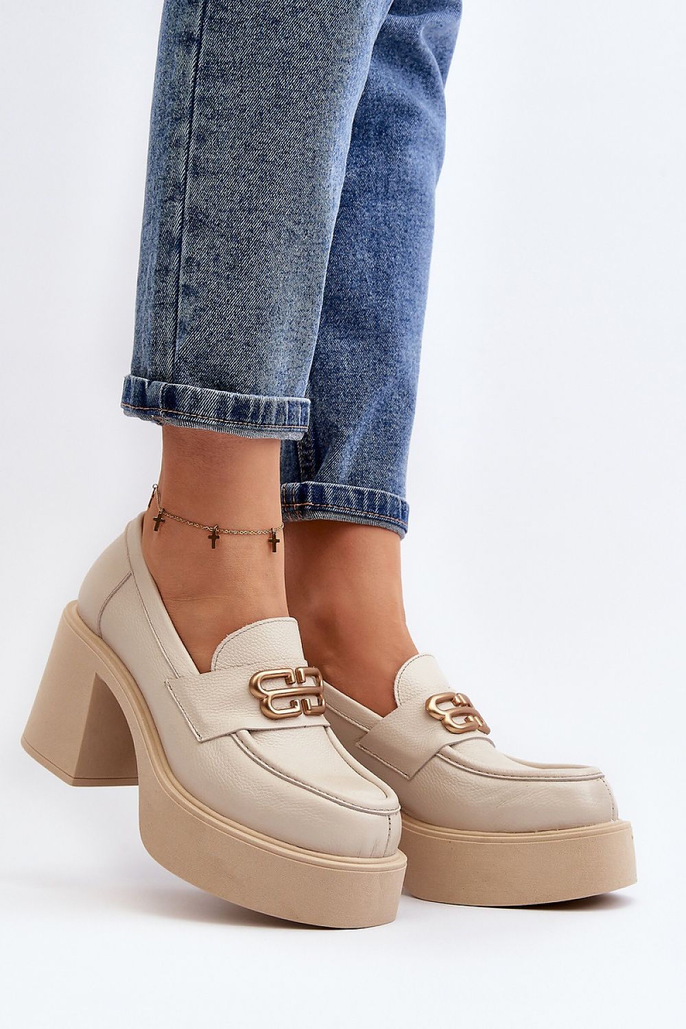 Heeled low shoes model 192289