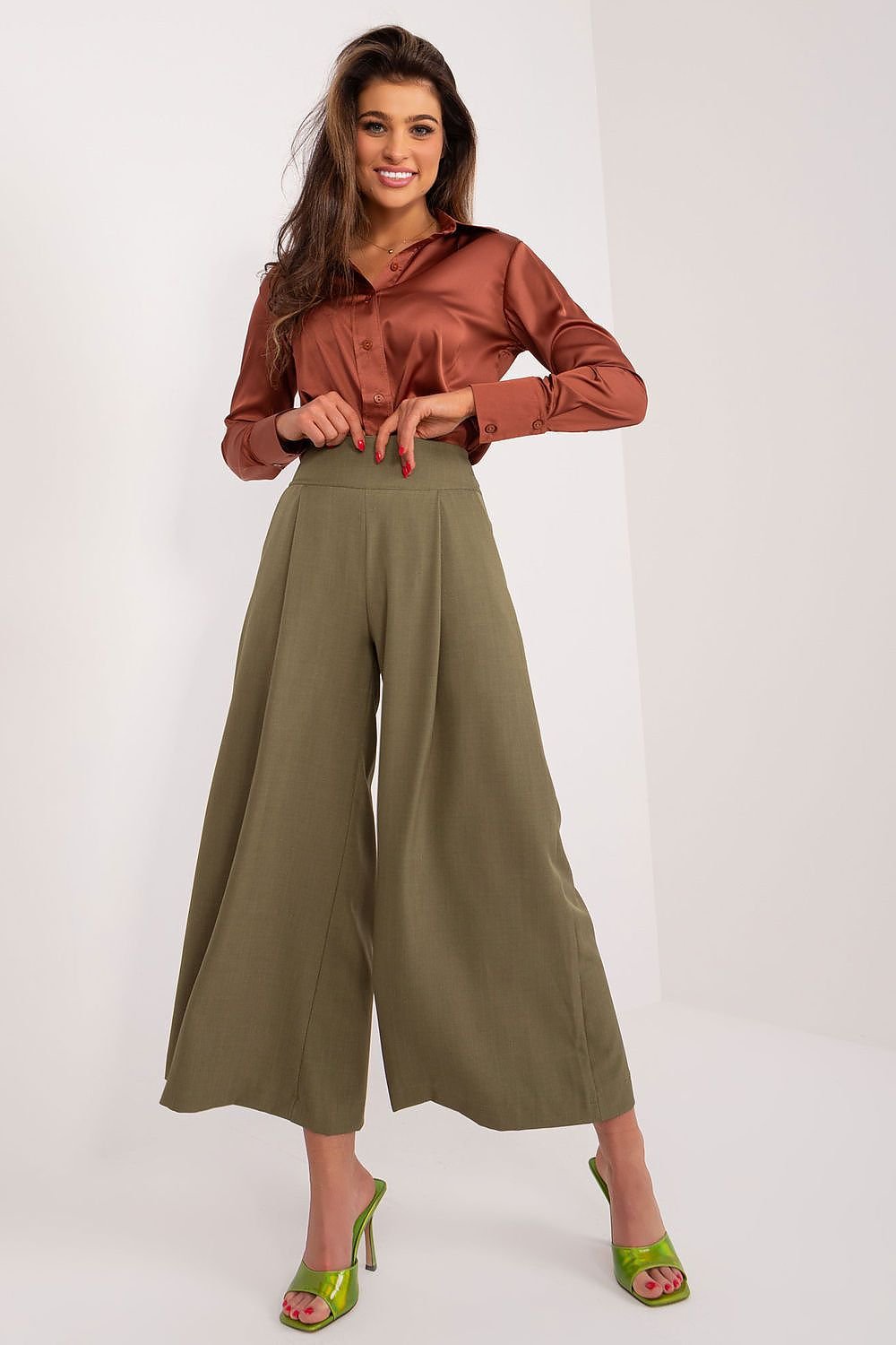 Women trousers model 192507