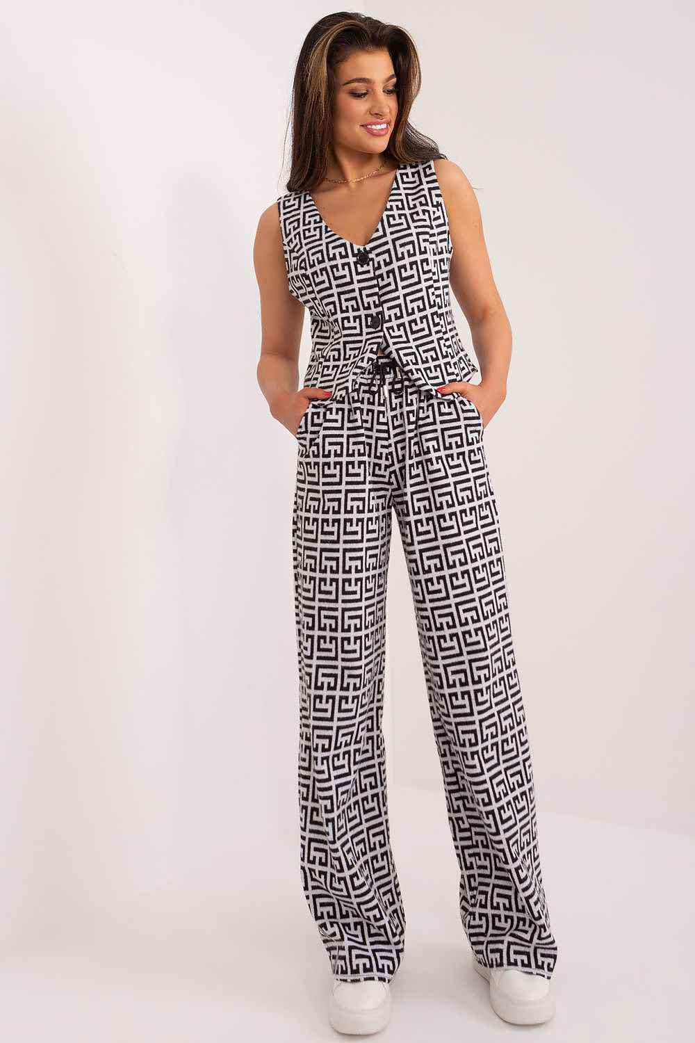 Women trousers model 192508