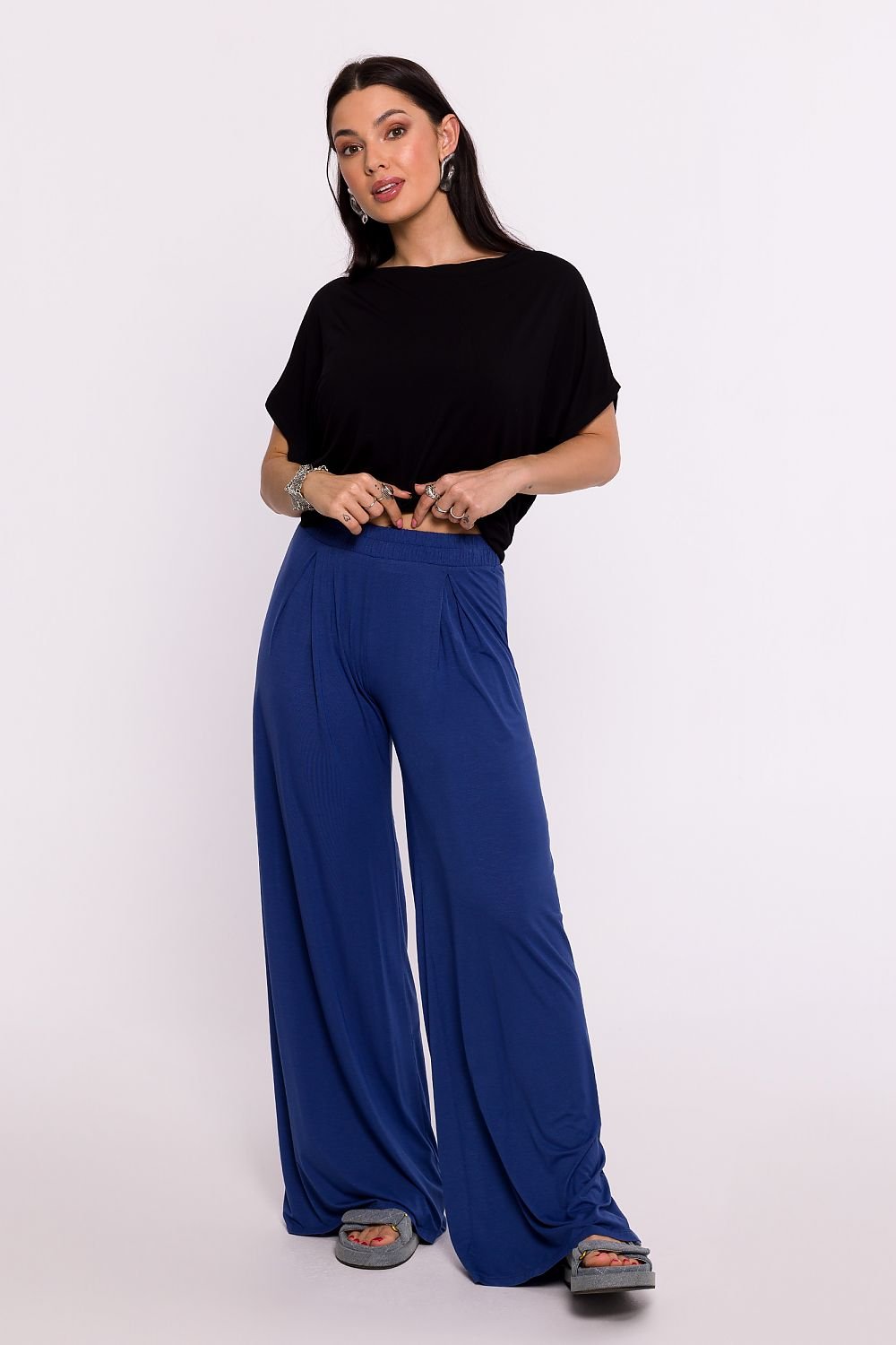Women trousers model 193657