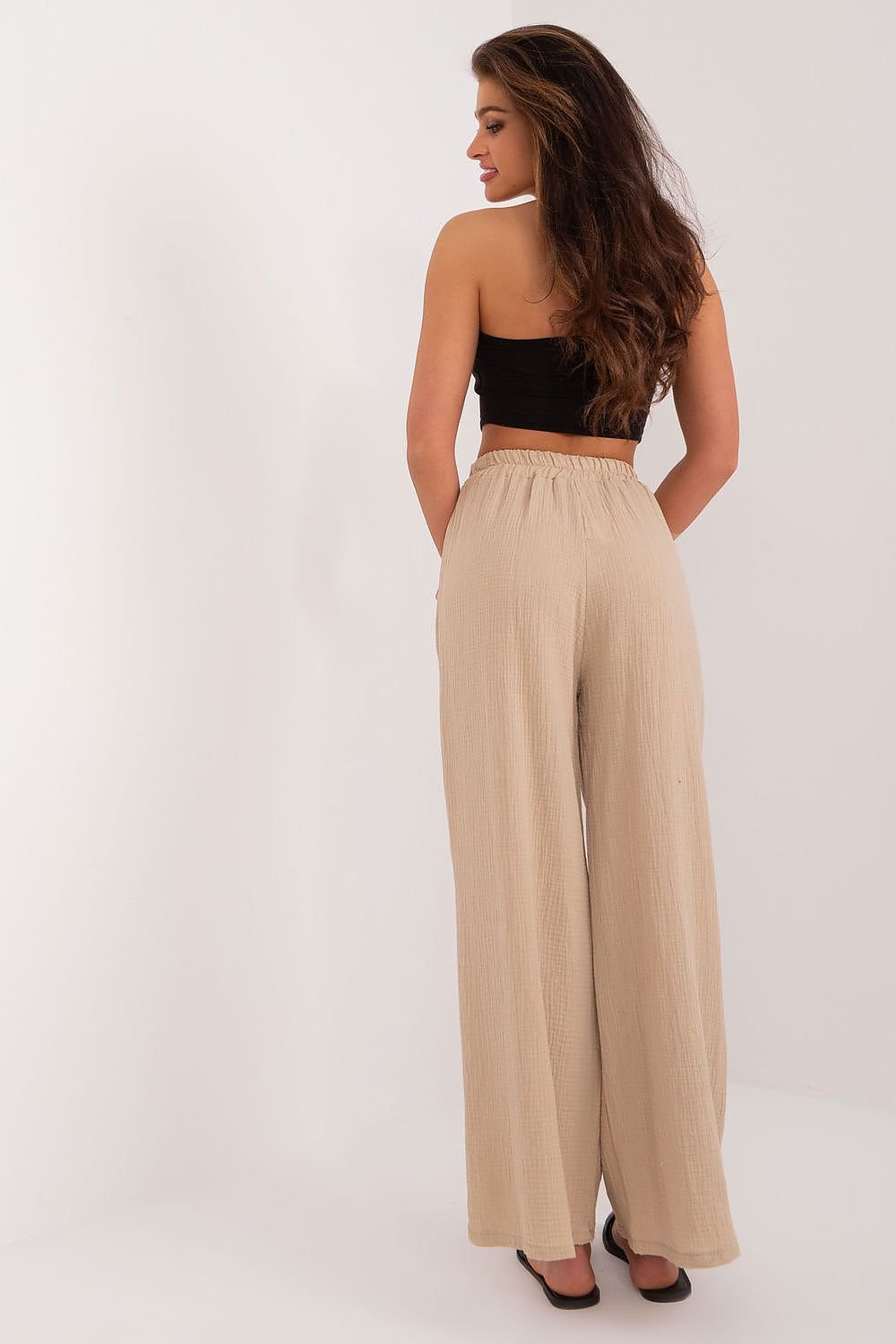 Women trousers model 194854