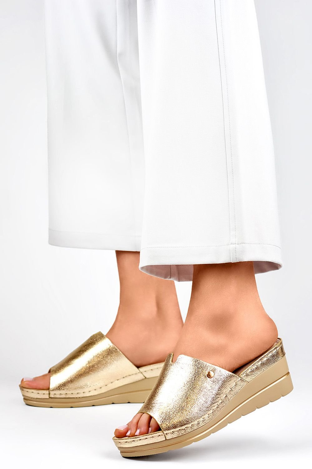 Flip-flops model 194896