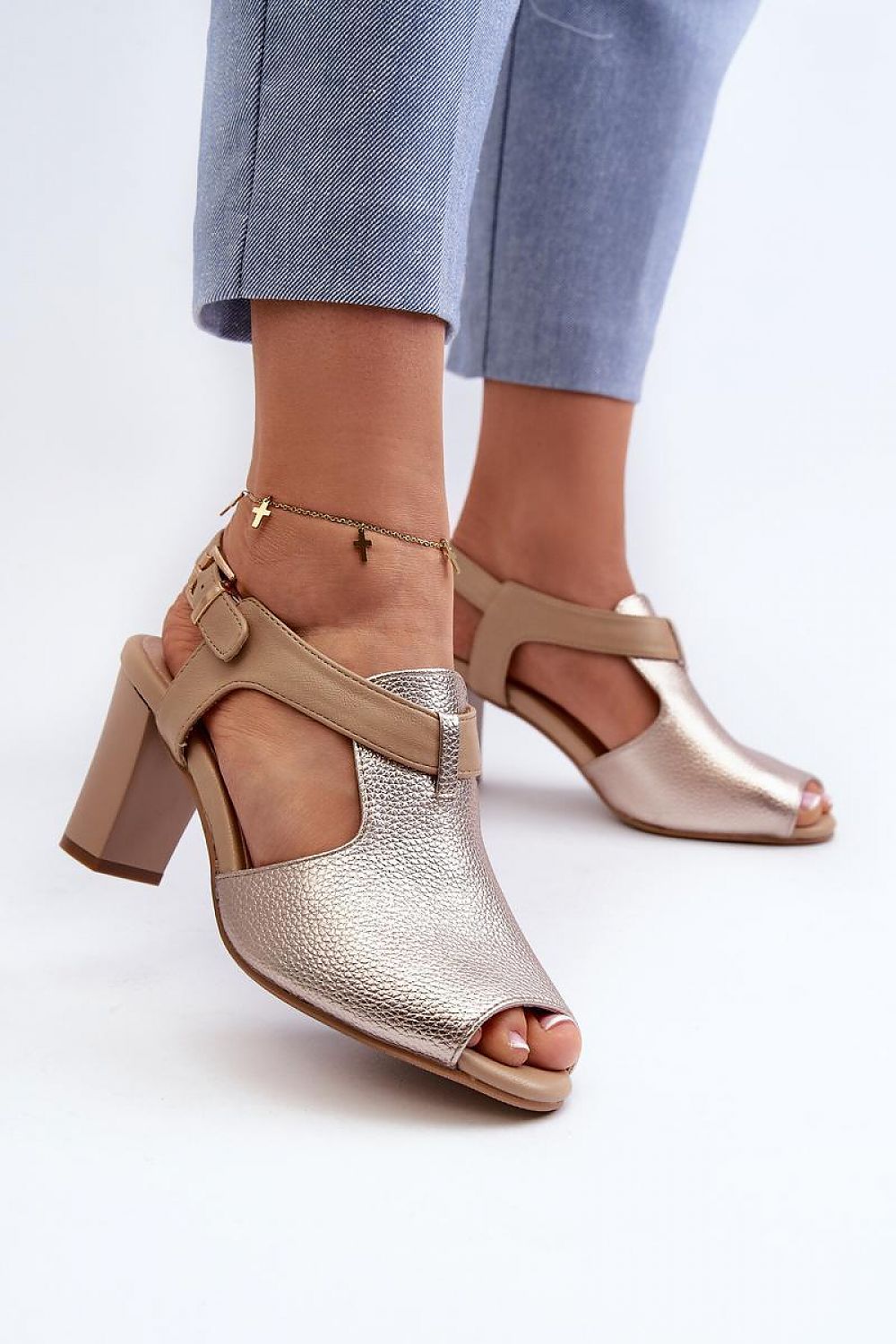 Flip-flops model 196231