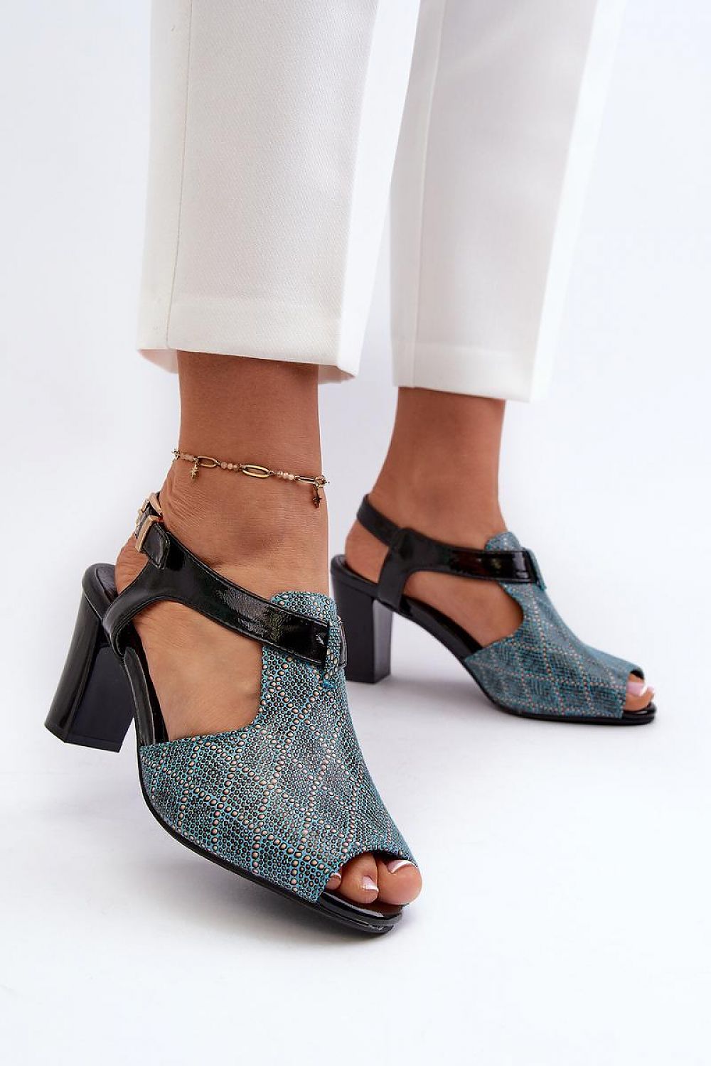 Flip-flops model 196232