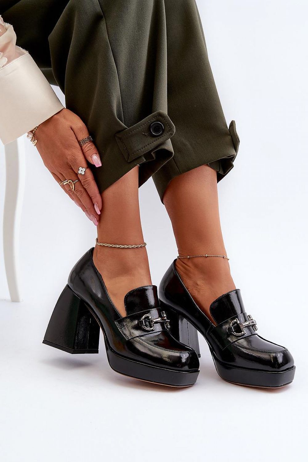 Heeled low shoes model 196316