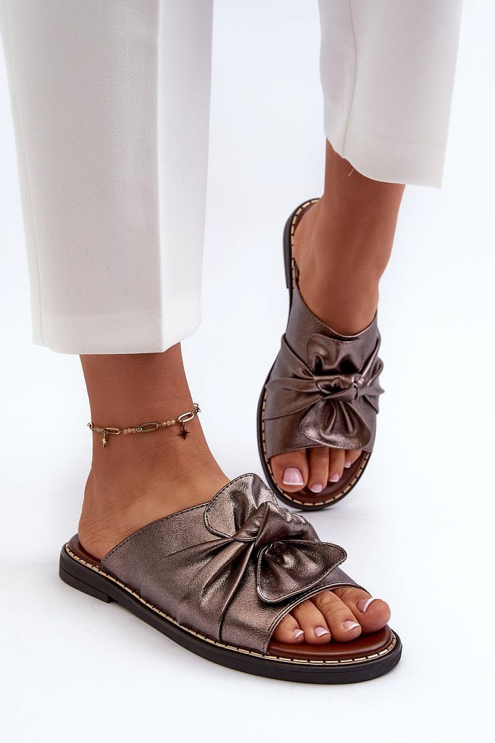 Flip-flops model 196425