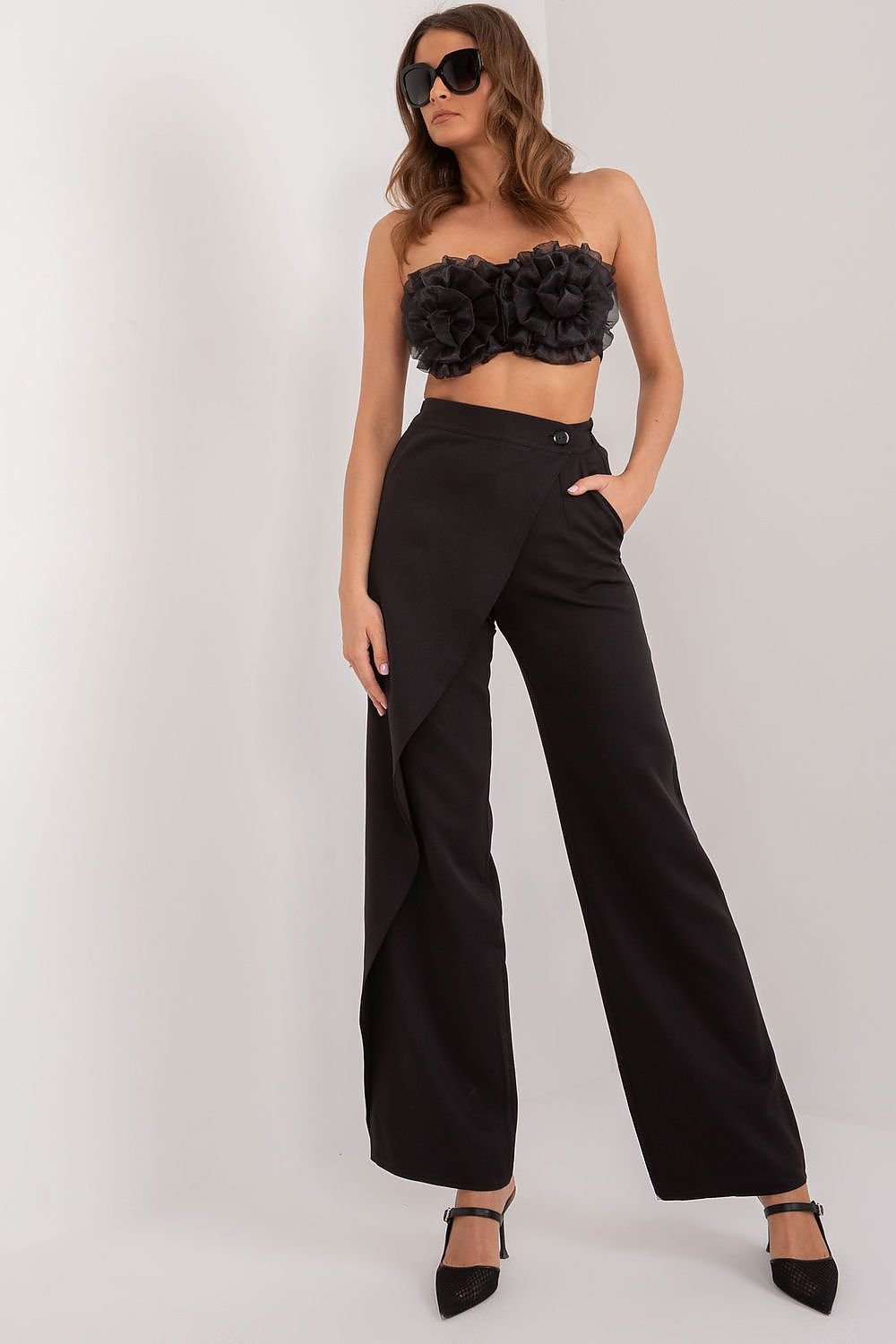Women trousers model 196569