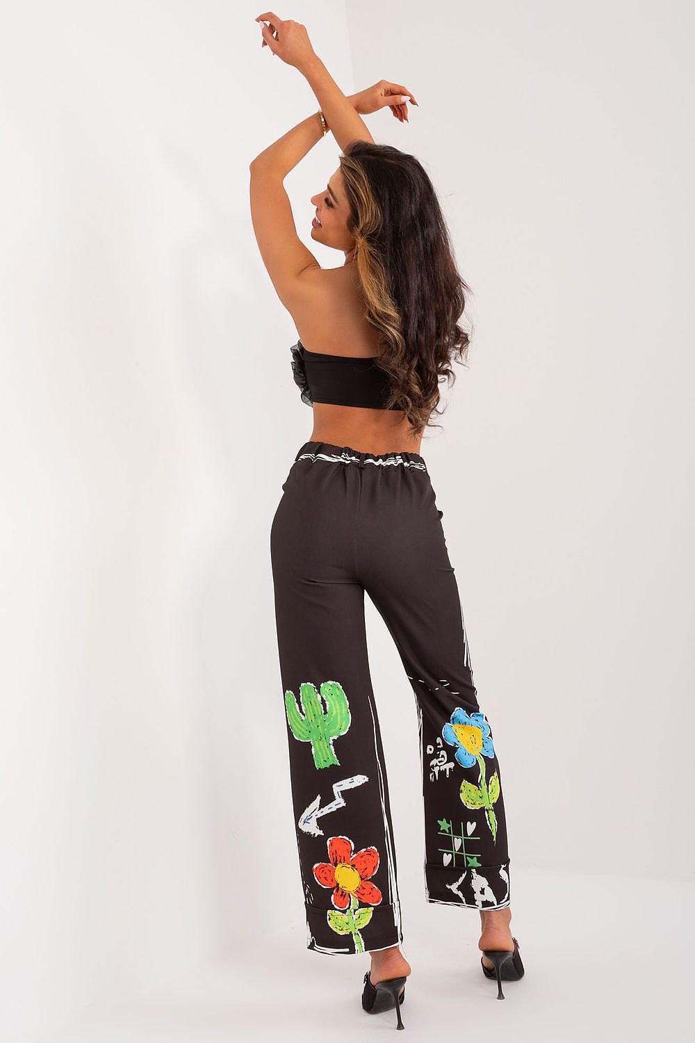 Women trousers model 196579