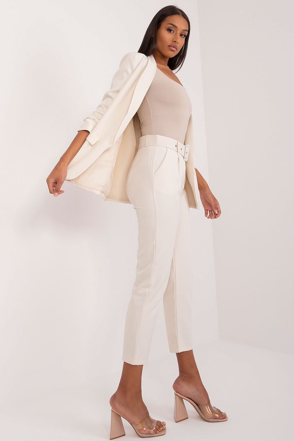 Women trousers model 197065