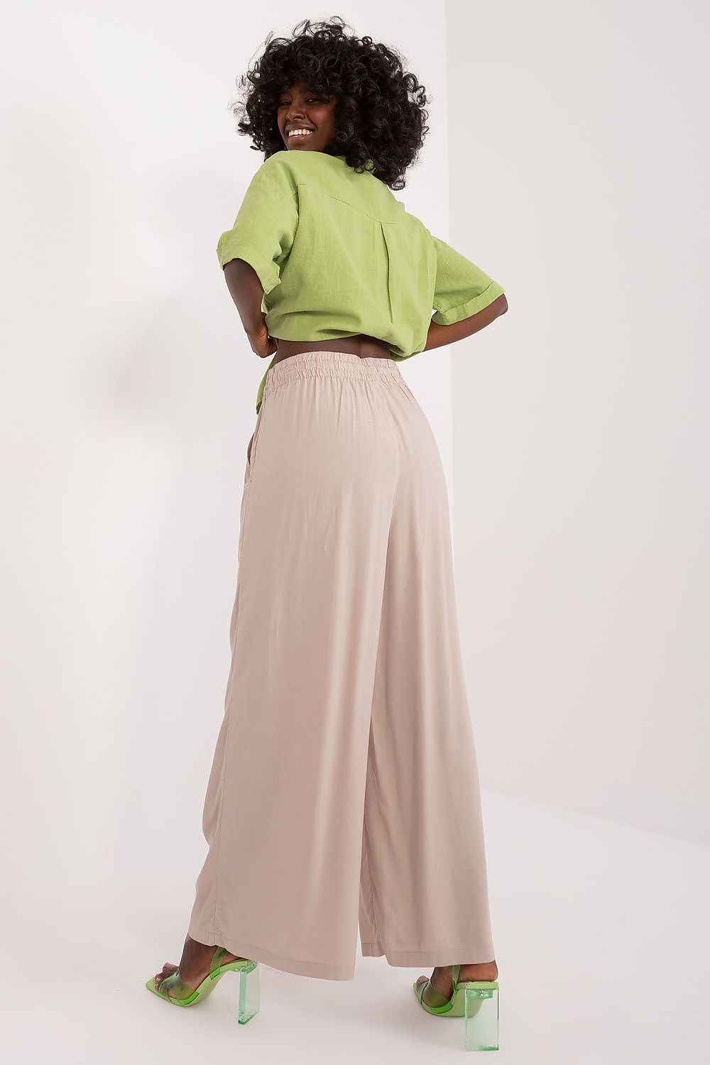 Women trousers model 197538