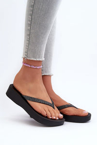 Japanese flip-flops model 198035
