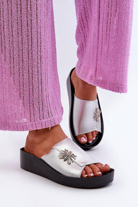 Flip-flops model 198145