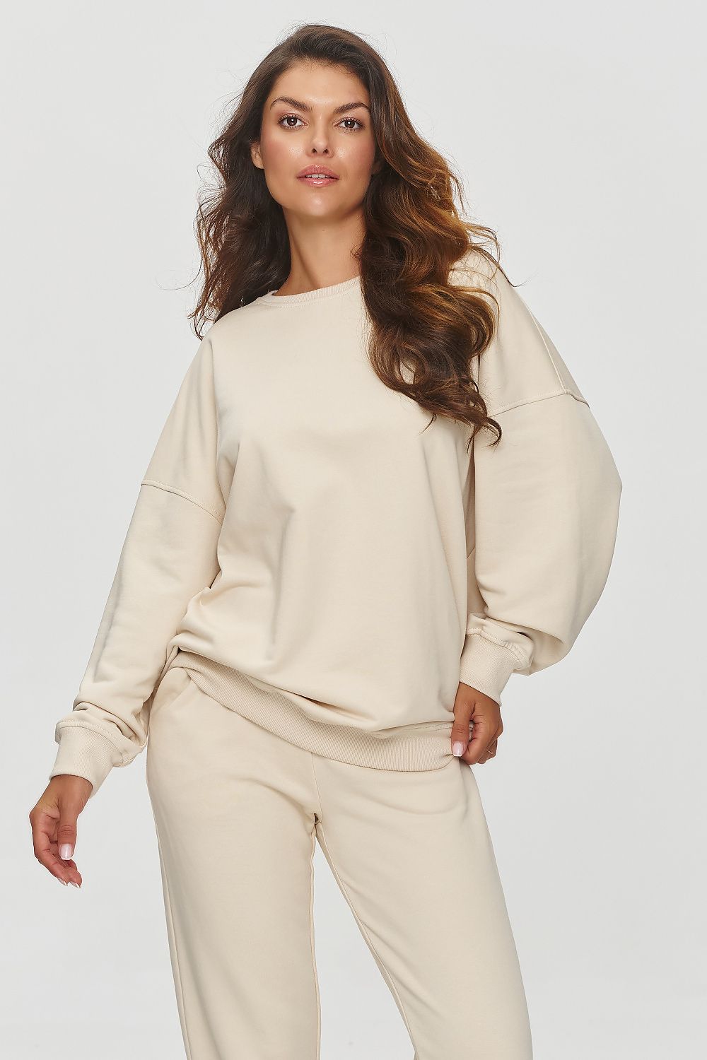 Sweatshirt model 200125