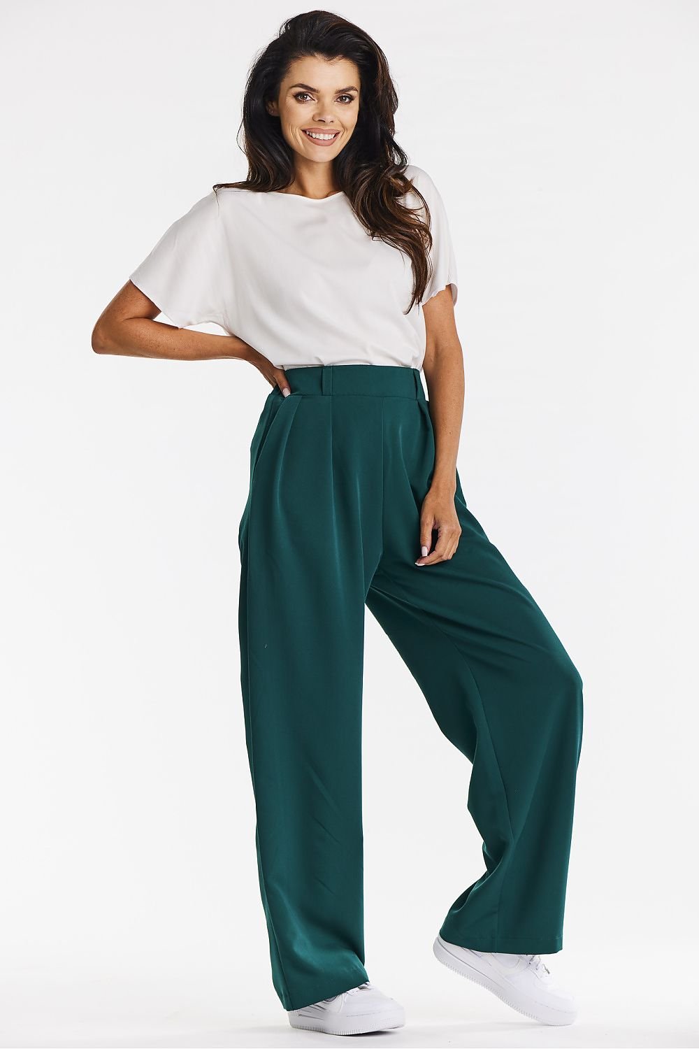 Women trousers model 200572