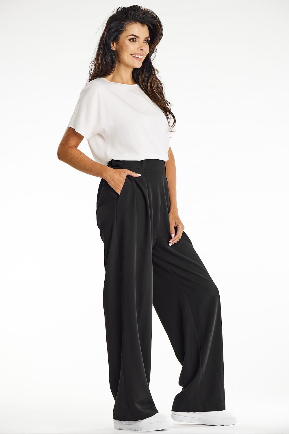 Women trousers model 200573