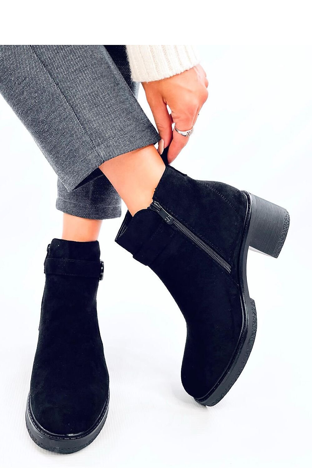 Heel boots model 201397
