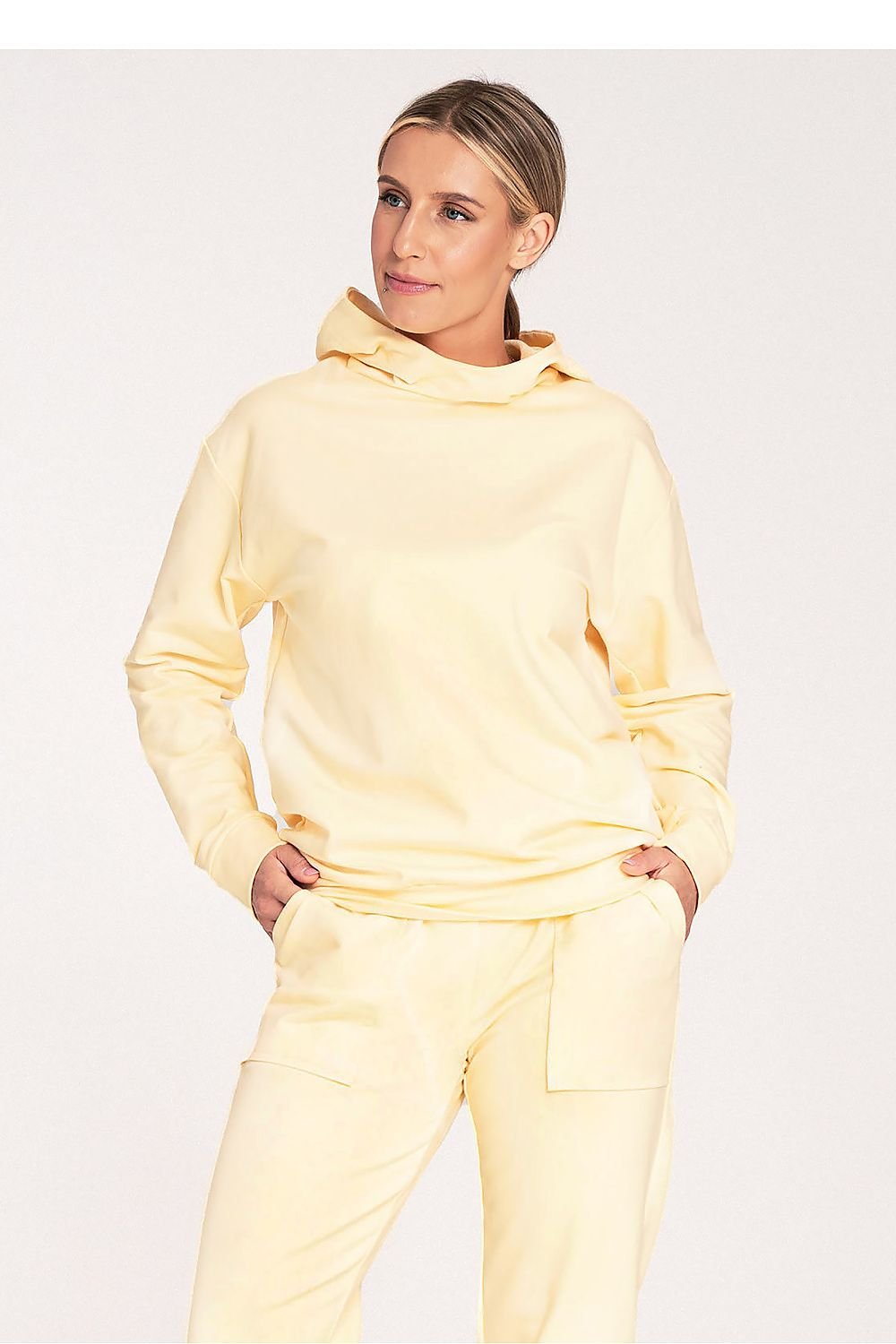 Sweatshirt model 201484